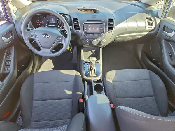 3KPFK4A78JE273901 2018 KIA FORTE - Image 8