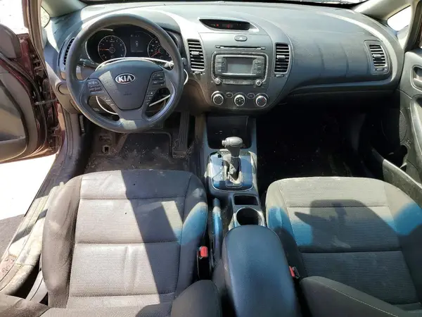 3KPFK4A78JE276376 2018 KIA FORTE - Image 8
