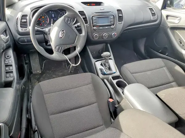 3KPFK4A78JE278094 2018 KIA FORTE - Image 8