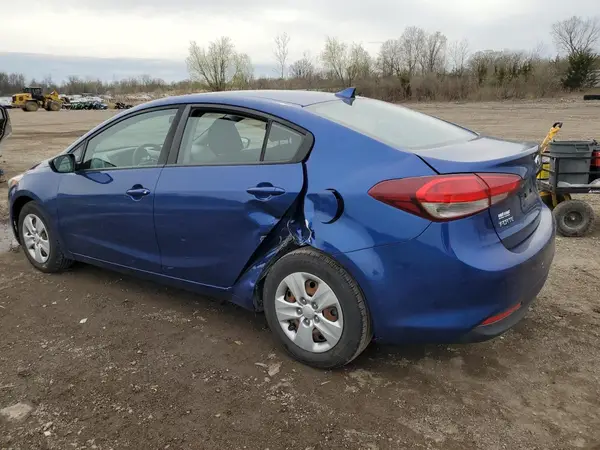 3KPFK4A78JE280282 2018 KIA FORTE - Image 2