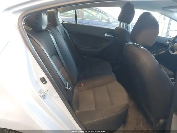 3KPFK4A78JE280699 2018 KIA FORTE - Image 8