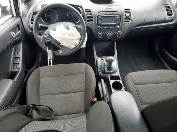 3KPFK4A78JE280959 2018 KIA FORTE - Image 8