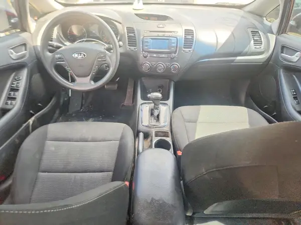 3KPFK4A78JE281514 2018 KIA FORTE - Image 8