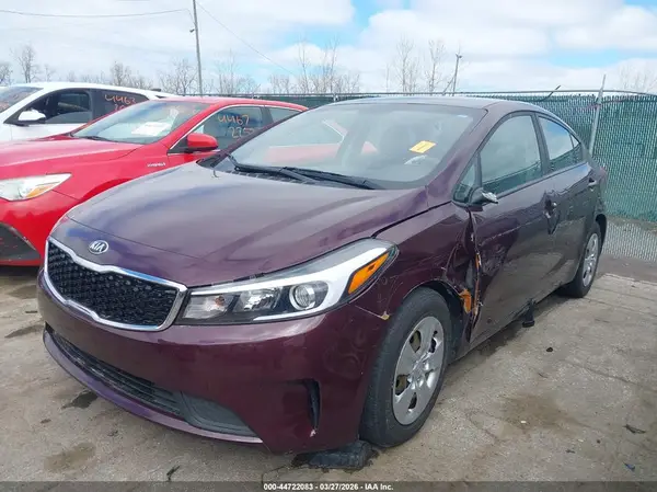 3KPFK4A78JE282615 2018 KIA FORTE - Image 2