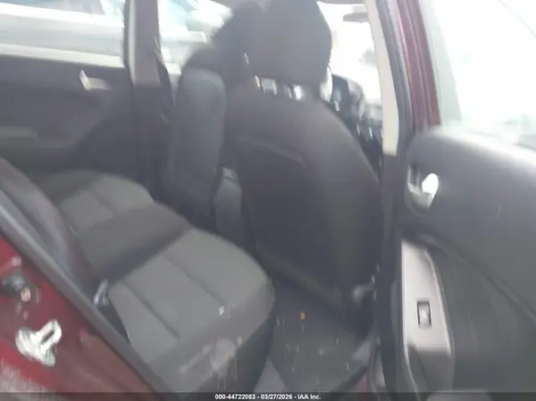 3KPFK4A78JE282615 2018 KIA FORTE - Image 8