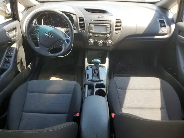 3KPFK4A78JE283280 2018 KIA FORTE - Image 8
