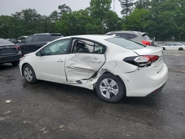 3KPFK4A78JE284560 2018 KIA FORTE - Image 2