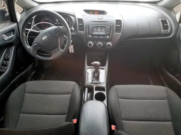 3KPFK4A78JE284722 2018 KIA FORTE - Image 8