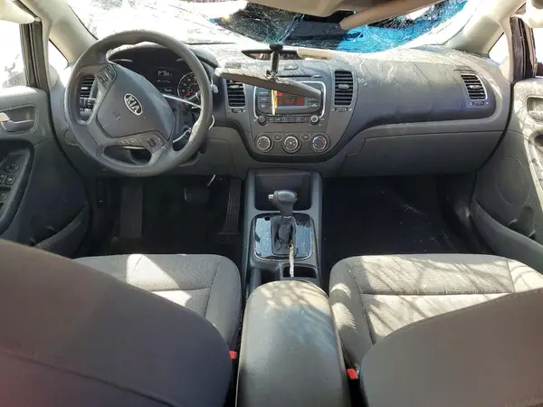 3KPFK4A79HE010858 2017 KIA FORTE - Image 8