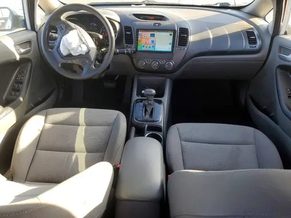 3KPFK4A79HE012352 2017 KIA FORTE - Image 8