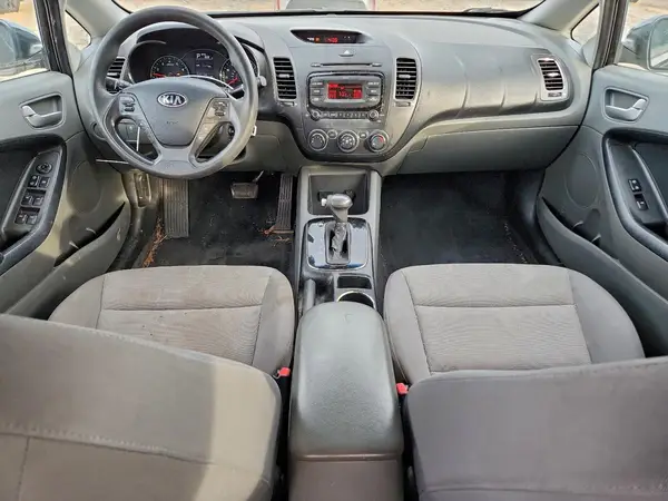 3KPFK4A79HE013551 2017 KIA FORTE - Image 8
