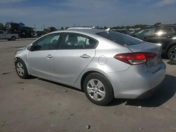 3KPFK4A79HE013615 2017 KIA FORTE - Image 2