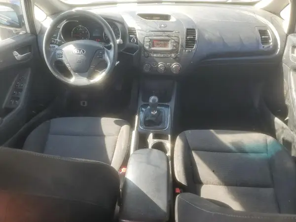 3KPFK4A79HE013615 2017 KIA FORTE - Image 8