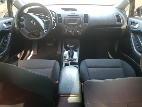 3KPFK4A79HE015400 2017 KIA FORTE - Image 8