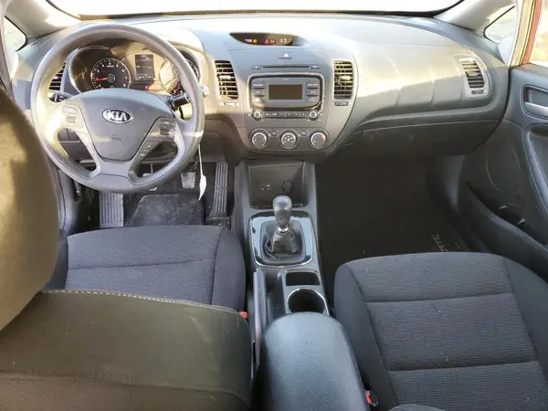 3KPFK4A79HE015851 2017 KIA FORTE - Image 8