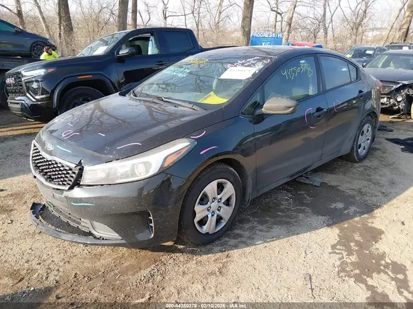 3KPFK4A79HE017616 2017 KIA FORTE - Image 2