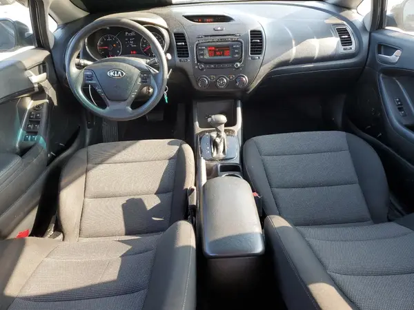 3KPFK4A79HE018247 2017 KIA FORTE - Image 8