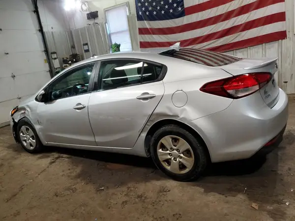 3KPFK4A79HE026378 2017 KIA FORTE - Image 2