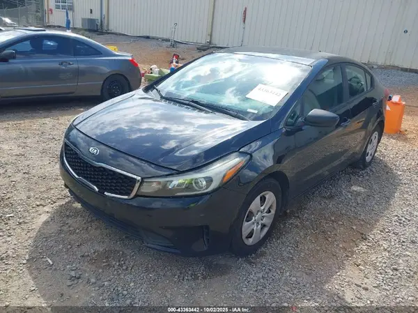 3KPFK4A79HE029183 2017 KIA FORTE - Image 2