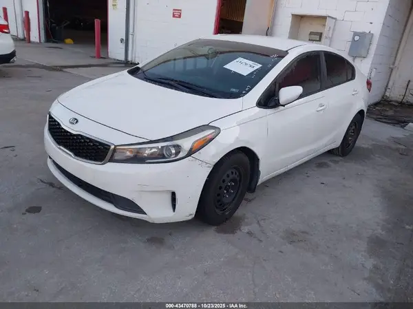 3KPFK4A79HE029197 2017 KIA FORTE - Image 2