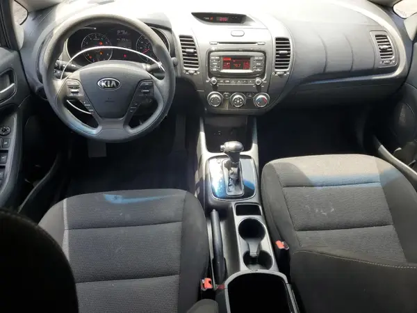 3KPFK4A79HE029300 2017 KIA FORTE - Image 8