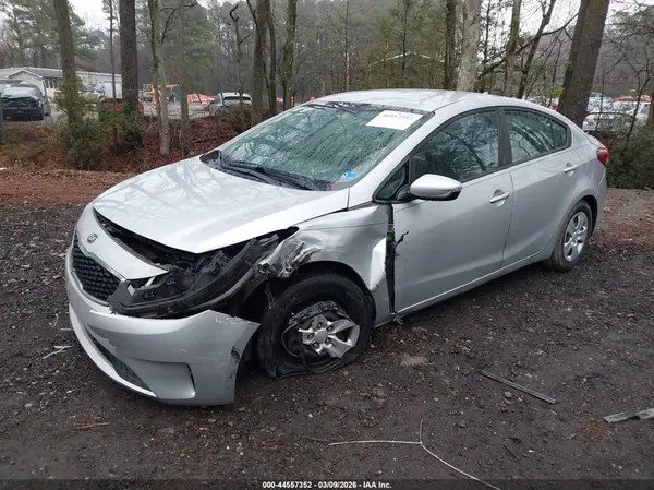 3KPFK4A79HE030334 2017 KIA FORTE - Image 2