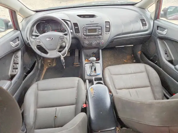 3KPFK4A79HE030558 2017 KIA FORTE - Image 8