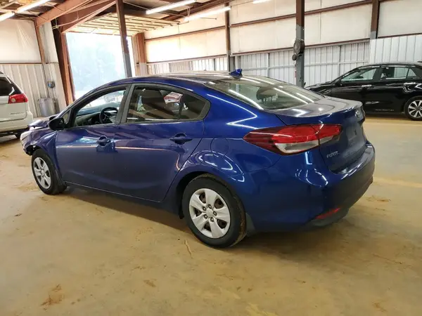 3KPFK4A79HE031404 2017 KIA FORTE - Image 2
