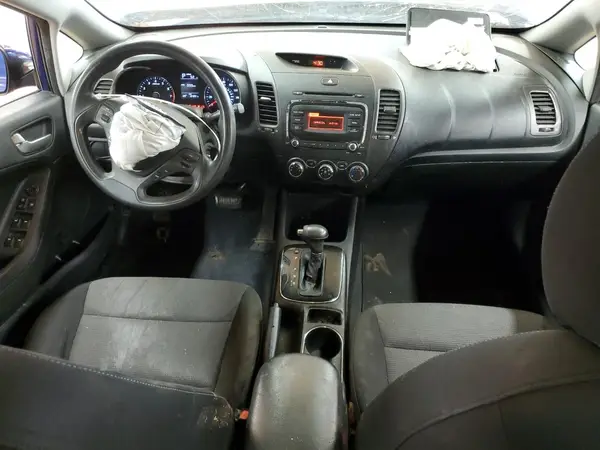 3KPFK4A79HE031404 2017 KIA FORTE - Image 8