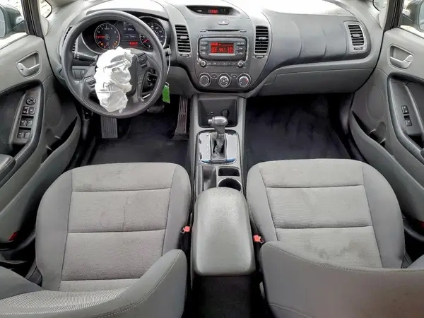 3KPFK4A79HE031760 2017 KIA FORTE - Image 8