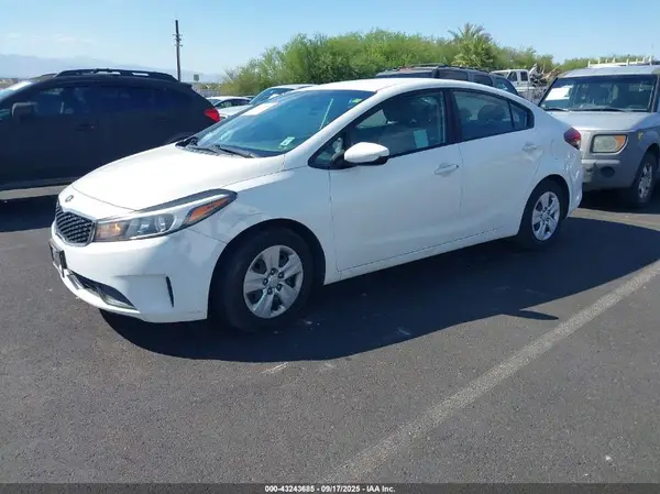 3KPFK4A79HE034528 2017 KIA FORTE - Image 2