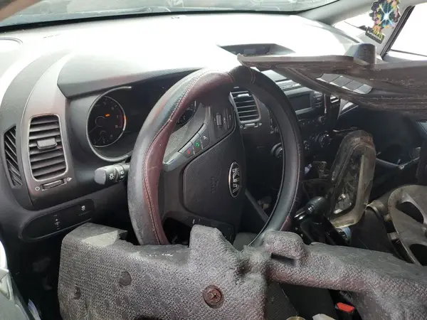 3KPFK4A79HE034853 2017 KIA FORTE - Image 8