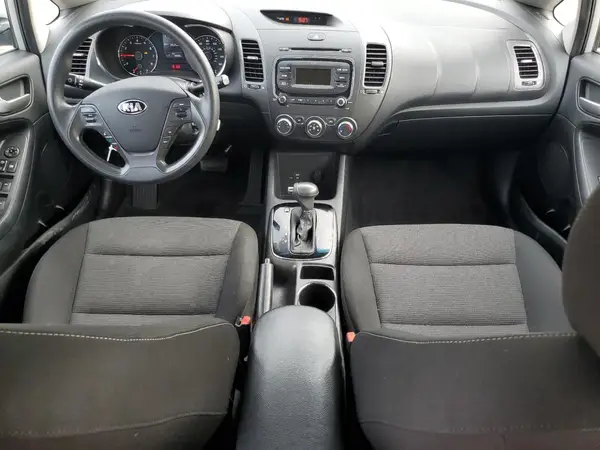 3KPFK4A79HE035145 2017 KIA FORTE - Image 8