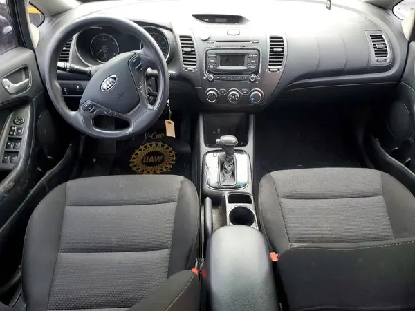 3KPFK4A79HE035307 2017 KIA FORTE - Image 8