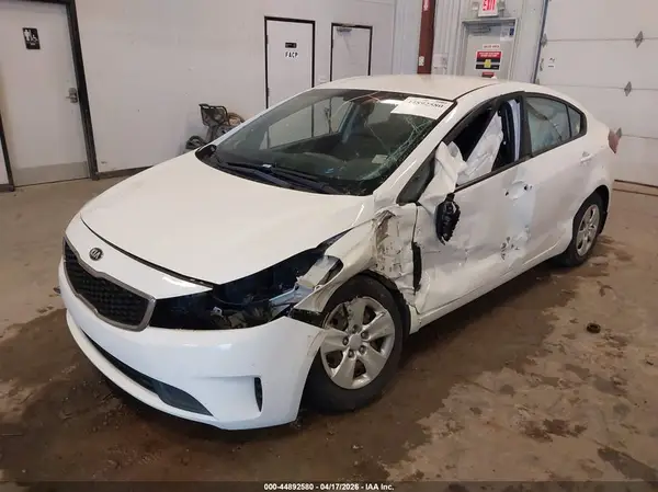 3KPFK4A79HE036666 2017 KIA FORTE - Image 2
