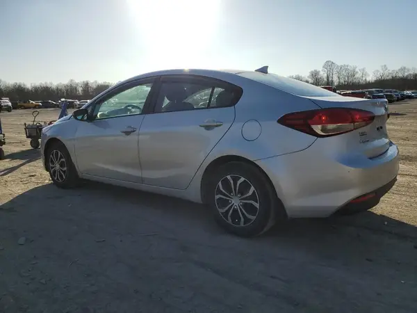 3KPFK4A79HE036814 2017 KIA FORTE - Image 2