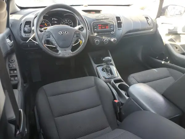 3KPFK4A79HE037722 2017 KIA FORTE - Image 8