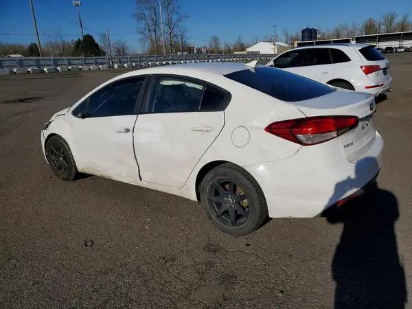 3KPFK4A79HE038210 2017 KIA FORTE - Image 2