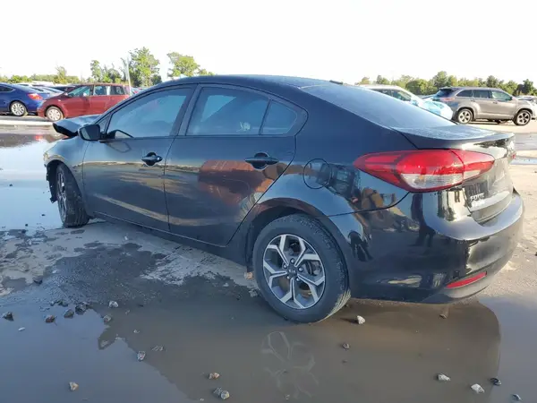 3KPFK4A79HE038272 2017 KIA FORTE - Image 2