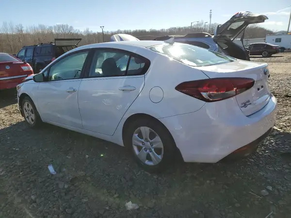 3KPFK4A79HE038935 2017 KIA FORTE - Image 2