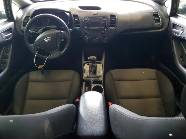 3KPFK4A79HE040443 2017 KIA FORTE - Image 8