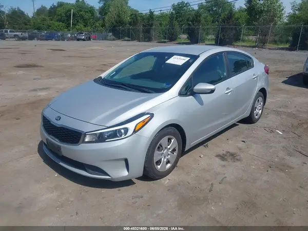 3KPFK4A79HE043066 2017 KIA FORTE - Image 2