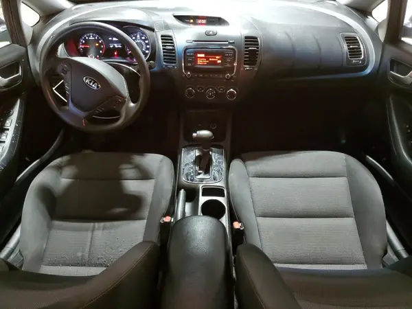 3KPFK4A79HE043908 2017 KIA FORTE - Image 8