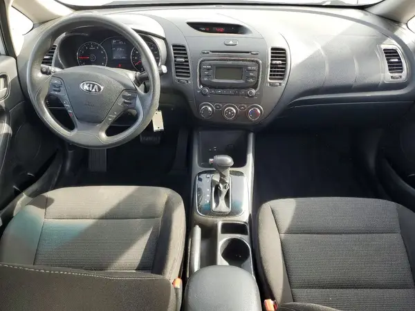 3KPFK4A79HE044203 2017 KIA FORTE - Image 8
