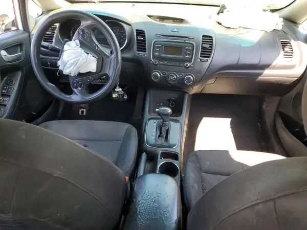 3KPFK4A79HE044380 2017 KIA FORTE - Image 8