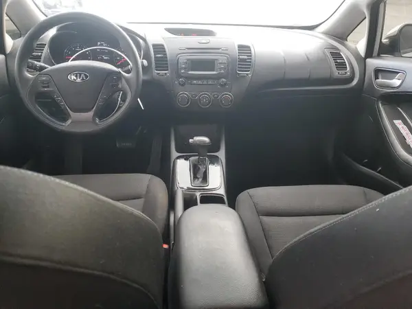 3KPFK4A79HE045304 2017 KIA FORTE - Image 8