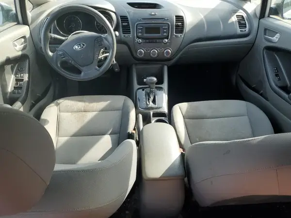 3KPFK4A79HE045464 2017 KIA FORTE - Image 8