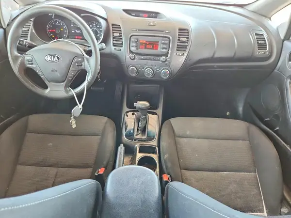 3KPFK4A79HE047134 2017 KIA FORTE - Image 8