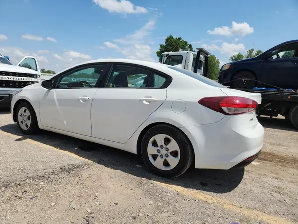 3KPFK4A79HE049398 2017 KIA FORTE - Image 2