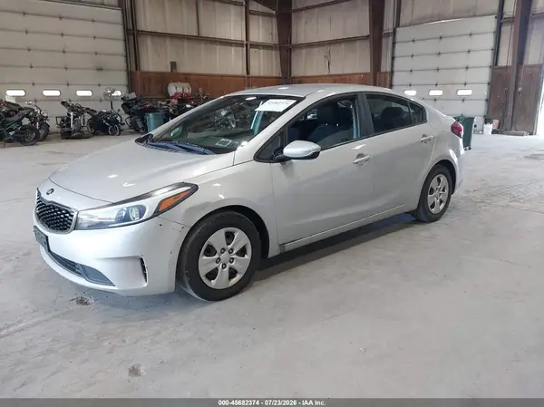 3KPFK4A79HE049983 2017 KIA FORTE - Image 2